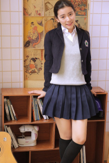 坤坤寒进桃子里